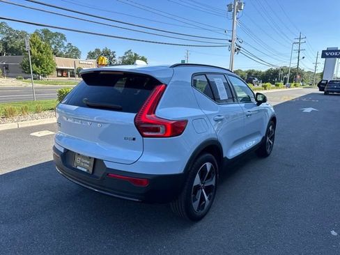 Certified 2025 Volvo XC40 B5 Plus AWD/4WD image 5