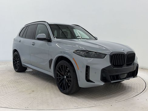 Used 2024 BMW X5 xDrive40i w/ M Sport Package AWD/4WD image 7