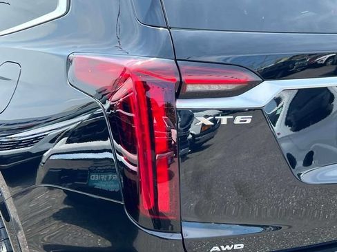 Used 2024 Cadillac XT6 Luxury w/ LPO, Floor Liner Package AWD/4WD image 11
