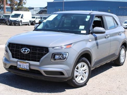Used 2021 Hyundai Venue SE FWD image 8