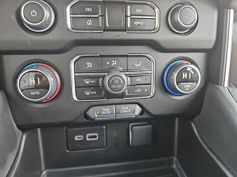 Used 2024 Chevrolet Tahoe LS image 21