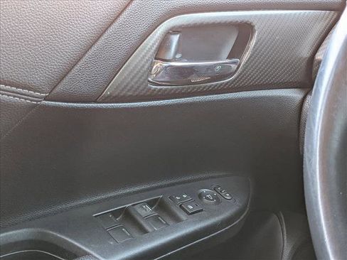 Used 2017 Honda Accord Sport image 3