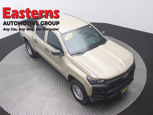Used 2023 Chevrolet Colorado W/T RWD image 3