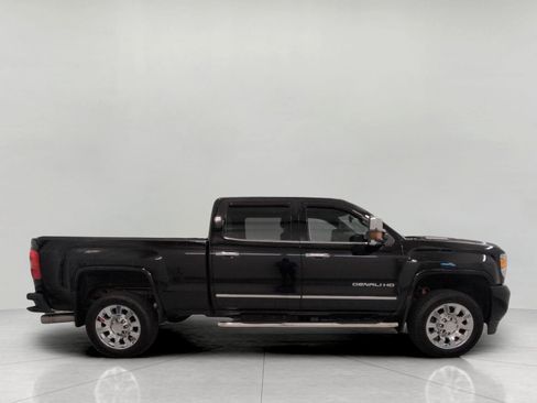 Used 2019 GMC Sierra 2500 Denali AWD/4WD image 11