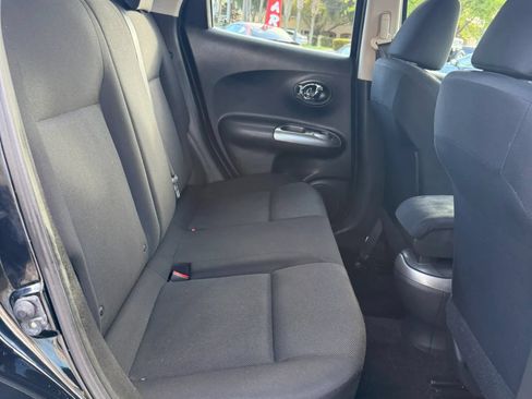 Used 2014 Nissan Juke S FWD image 24