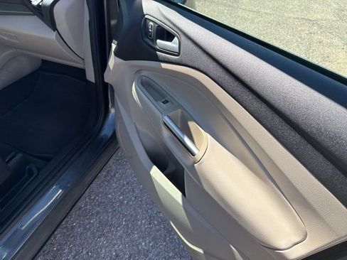 Used 2018 Ford Escape SE FWD image 27