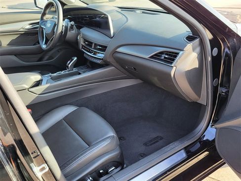 Used 2025 Cadillac CT5 Premium Luxury image 9