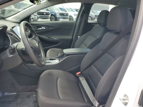 Used 2025 Chevrolet Malibu LS image 17