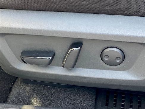 Used 2023 Nissan Rogue SV image 11