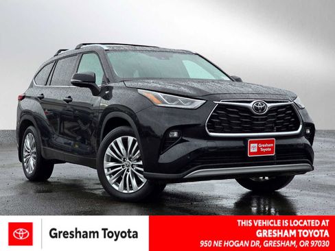 Certified 2025 Toyota Highlander Platinum image 1