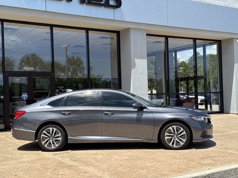 Used 2022 Honda Accord EX-L image 32