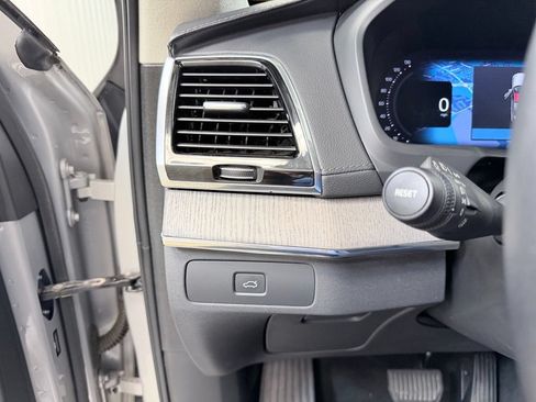 Used 2023 Volvo XC90 B6 Ultimate w/ Lounge Package AWD/4WD image 43