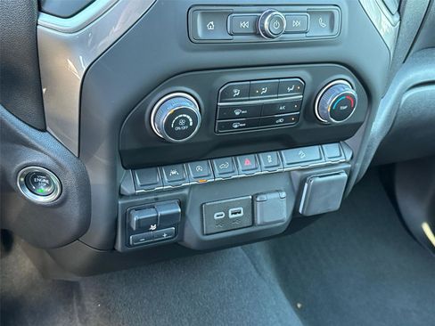 Used 2024 Chevrolet Silverado 1500 Custom Trail Boss w/ Dark Appearance Package image 31