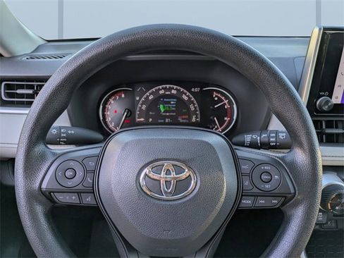 Used 2025 Toyota RAV4 XLE image 28