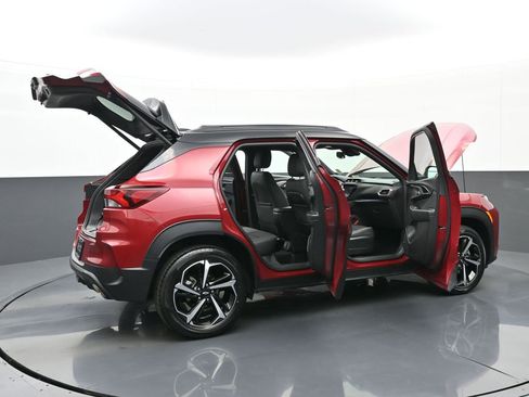 Used 2021 Chevrolet TrailBlazer RS w/ Sun and Liftgate Package image 47