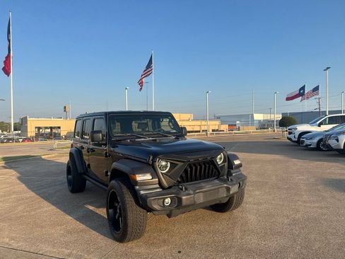 Used 2019 Jeep Wrangler Unlimited Sport S AWD/4WD image 2