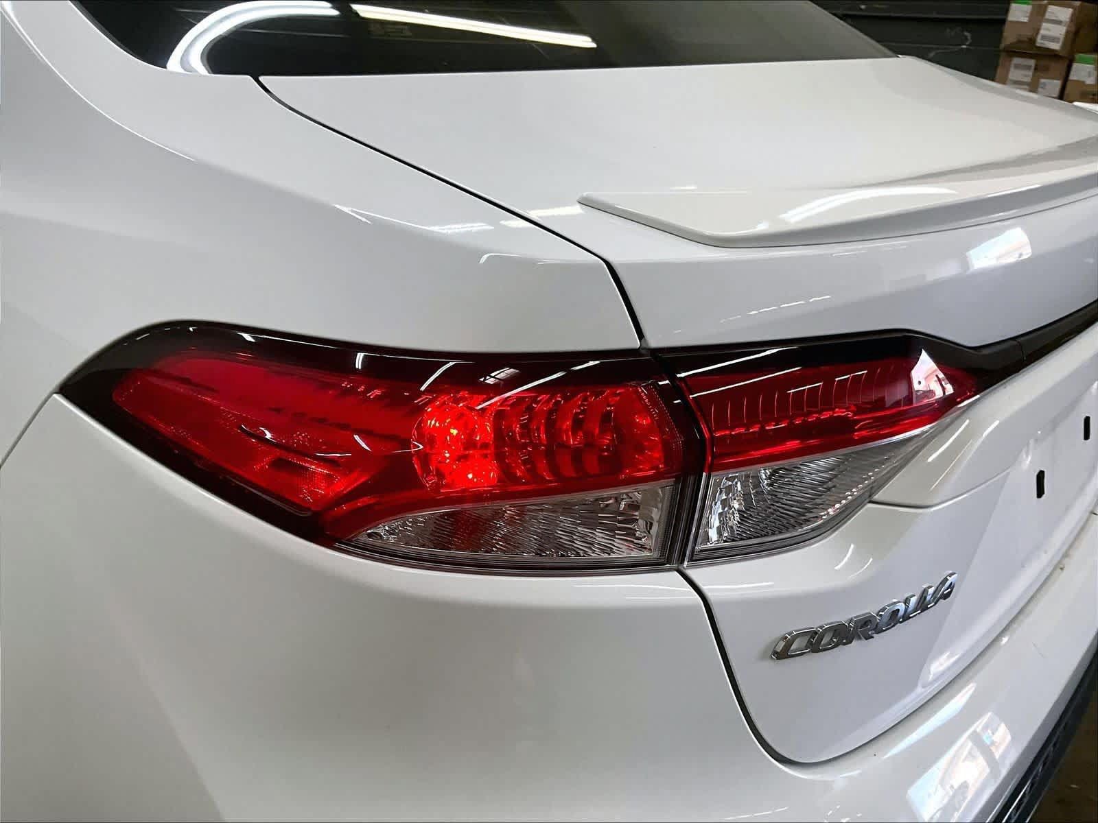 Used 2020 Toyota Corolla SE w/ SE Premium Package FWD image 31
