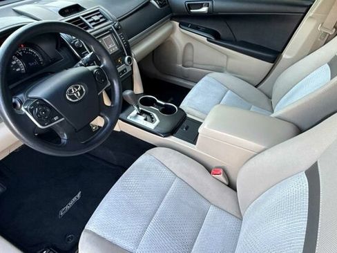 Used 2012 Toyota Camry LE FWD image 10