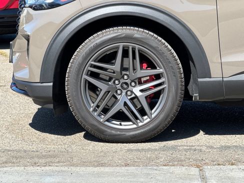 Used 2026 Ford Explorer ST-Line w/ ST-Line Street Pack RWD image 37