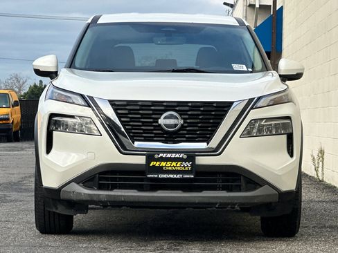 Used 2022 Nissan Rogue SV image 9