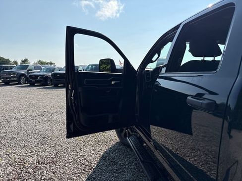 Used 2025 RAM 2500 Big Horn AWD/4WD image 24