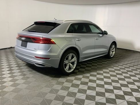 Used 2022 Audi Q8 Premium image 6