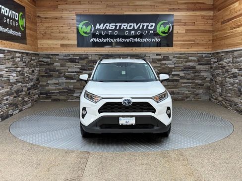 Used 2020 Toyota RAV4 XLE image 3