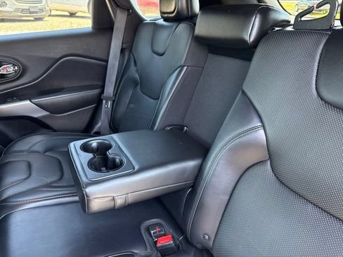 Used 2019 Jeep Cherokee High Altitude AWD/4WD image 28