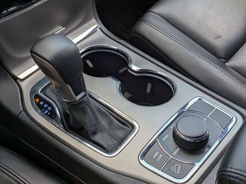 Used 2021 Jeep Grand Cherokee Limited AWD/4WD image 18