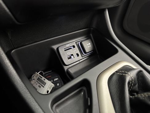 Used 2015 Jeep Cherokee Limited w/ Luxury Group image 33