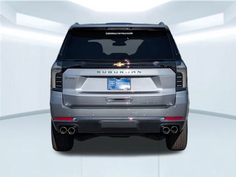New 2025 Chevrolet Suburban Premier image 5