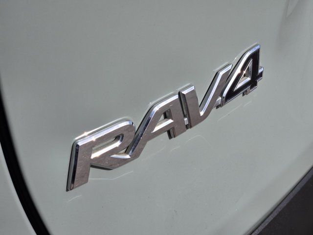 Used 2021 Toyota RAV4 XLE w/ Convenience Package AWD/4WD image 12