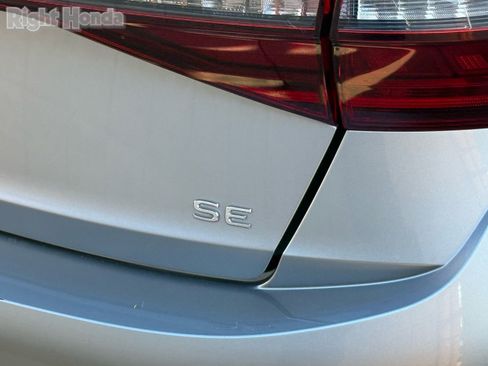 Used 2025 Volkswagen Jetta SE image 12