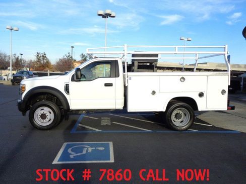 Used 2018 Ford F550 2WD Regular Cab Super Duty image 2