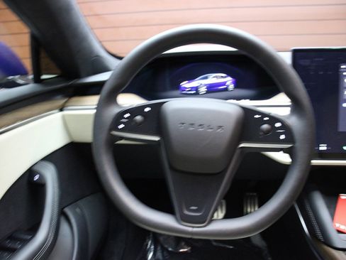 Used 2022 Tesla Model S AWD/4WD image 18