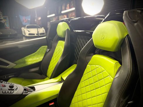 Used 2015 Lamborghini Aventador LP 700-4 image 19