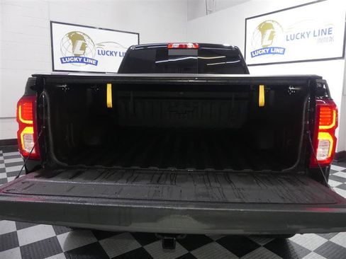 Used 2018 Chevrolet Silverado 1500 LTZ AWD/4WD image 9