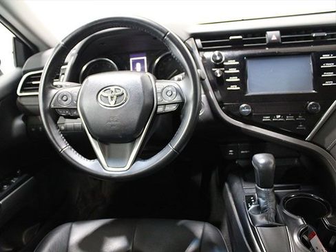 Used 2018 Toyota Camry SE w/ Moonroof Package image 13