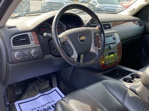 Used 2011 Chevrolet Avalanche LT image 4