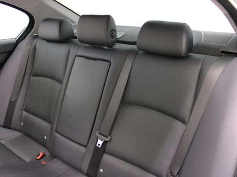 Used 2011 BMW 528i Sedan image 40