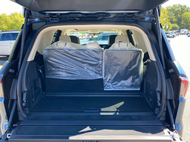 New 2027 Lincoln Navigator Reserve AWD/4WD image 25