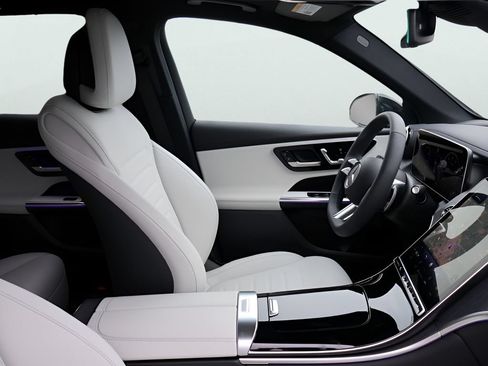 Certified 2026 Mercedes-Benz GLC 300 4MATIC image 10