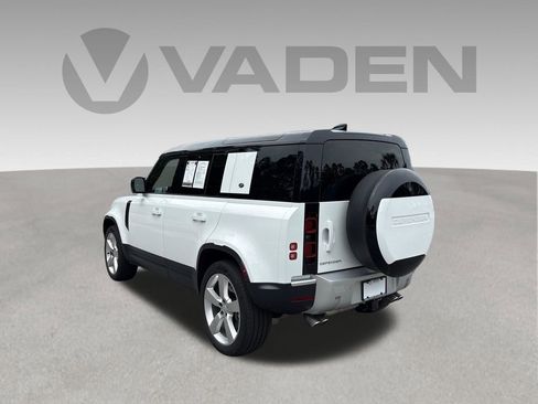 Used 2024 Land Rover Defender 110 SE AWD/4WD image 25
