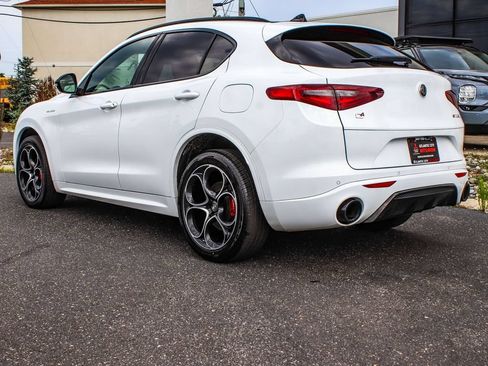 Used 2023 Alfa Romeo Stelvio Veloce AWD/4WD image 4