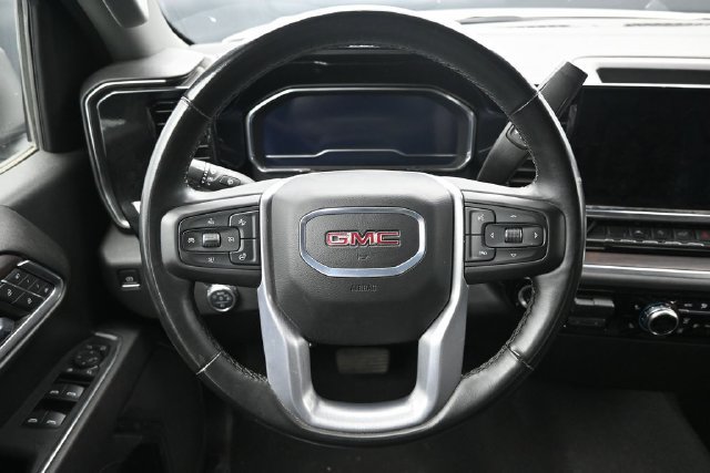 Used 2025 GMC Sierra 1500 SLT AWD/4WD image 16