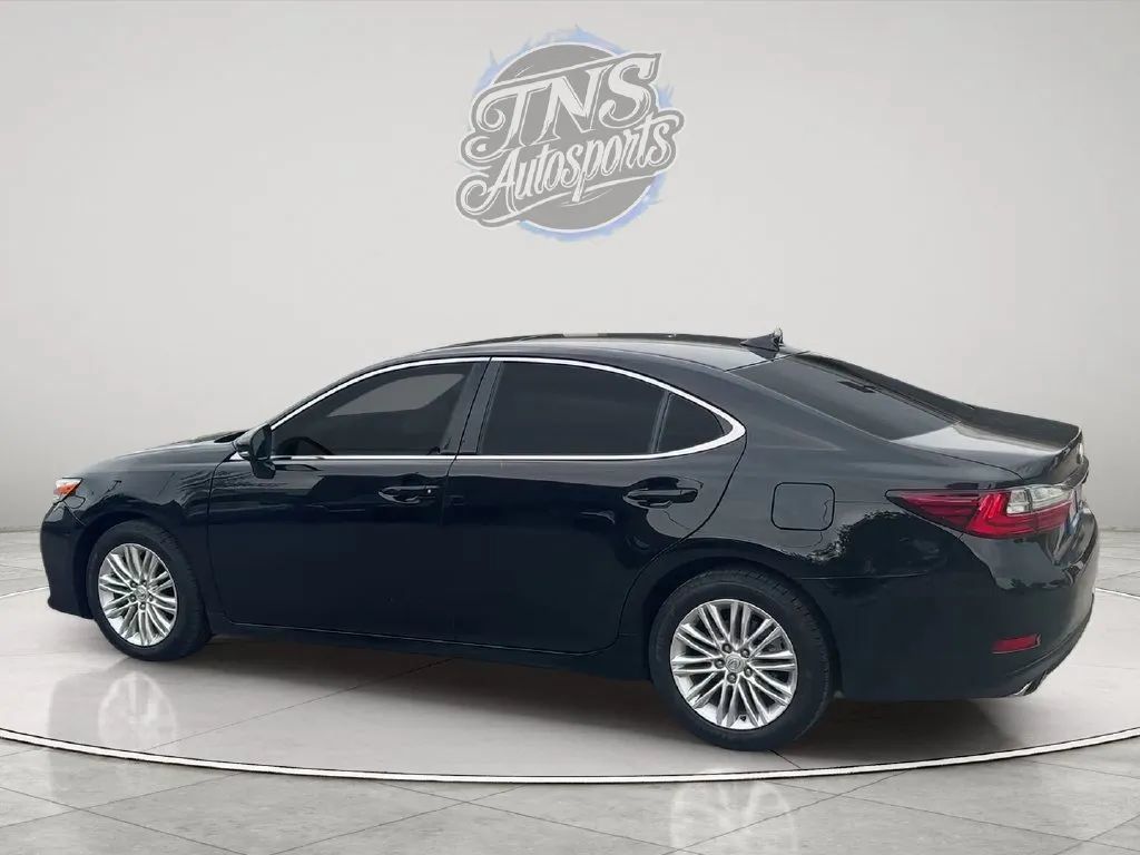 Used 2016 Lexus ES 350 FWD image 4