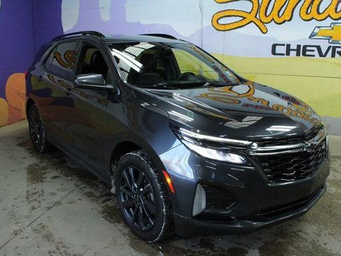 Used 2022 Chevrolet Equinox RS image 4
