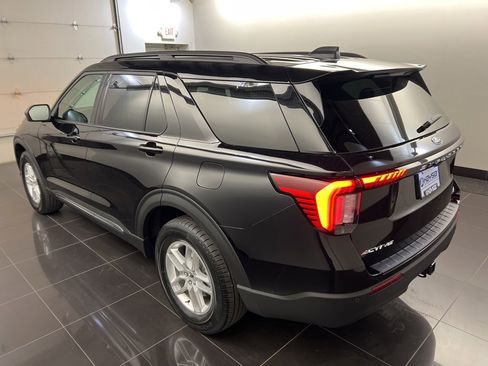 New 2025 Ford Explorer Active image 4
