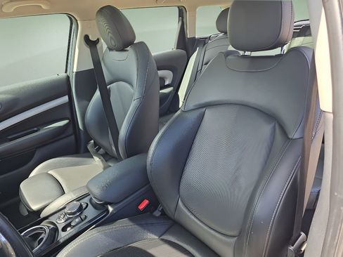 Used 2017 MINI Cooper Clubman S image 12