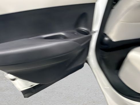 Used 2023 Toyota Corolla Cross LE FWD image 26